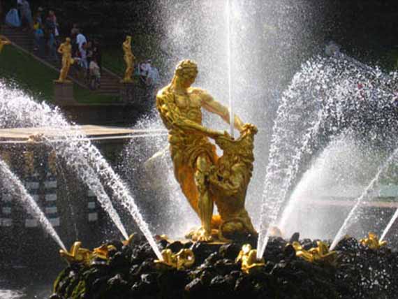нижний парк Петергофа - фонтан Самсон