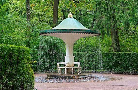 нижний парк Петергофа - фонтан зонтик