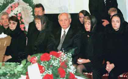 Фото жен президентов России - Прощание с Раисой Горбачёвой