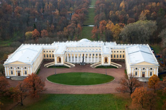 Александровский парк в Пушкине - дворец