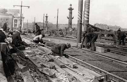 блокада Ленинграда кратко главное - восстановление моста Ленинграда