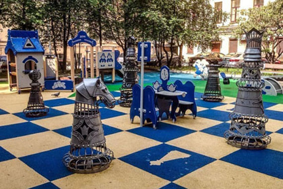 необычные дворы Петербурга - шахматный дворик