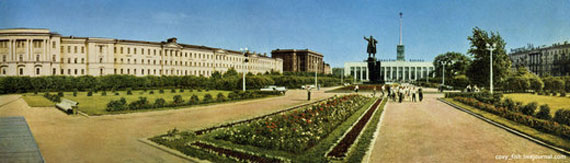 известный ленинградский памятник