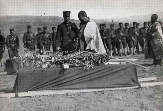 Медицинская служба в русско-японской войне - похороны русского капитана